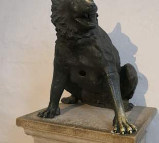 Im Eingangsbereich vom Aachener Dom