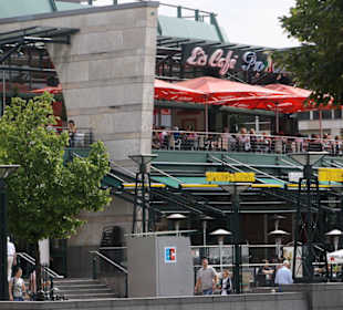 Blick auf die Gastronomie