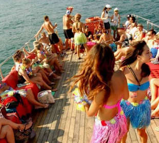 Boat Tour Disco Party