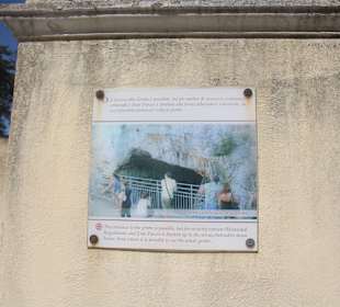 Sanktuarium SS.Trinita Montagna Spaccata