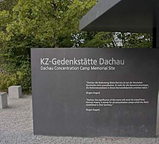 Vor dem Informationszentrum