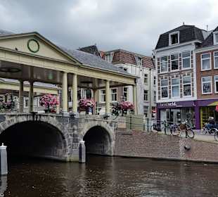 Blick vom Restaurant auf die Brücke