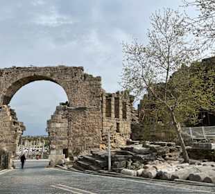 Toreinfahrt nach Side