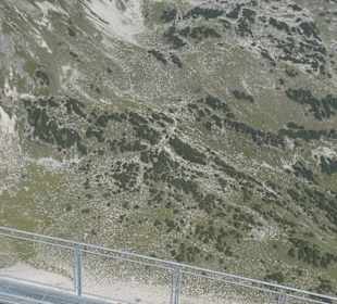 Blick zum Nordwandsteig und in die Tiefe