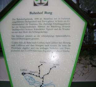 Infotafel am außen Bahnhof Burg