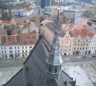 Pohlad z katedraly na namestie