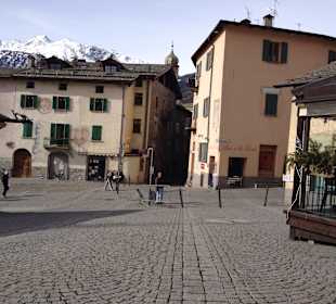 Marktplatz vor der Kirche