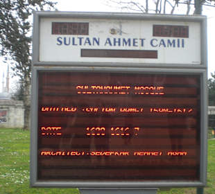 Hinweisschild Blaue Moschee