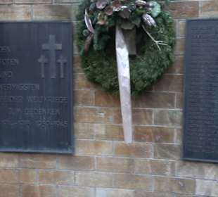 Kriegerdenkmal bei der Kirche