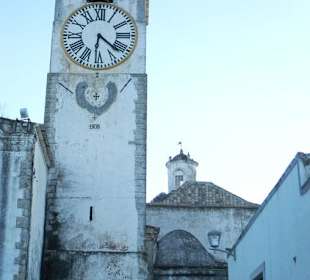 Eine der vielen Kirchen von Tavira