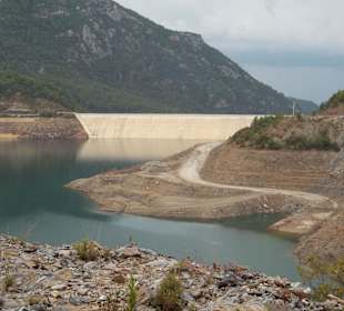 Riesiger Staudam im Dimcay-Tal