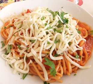 Spaghetti Tomatensoße mit Käse