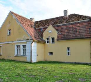 Budynek główny stadniny, widok od dziedzińca pałac