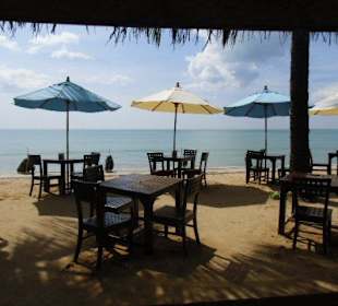 Direkt neben dem Hotel Chong Fah Beach Resort, Chong Fah Res