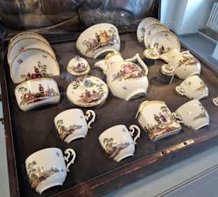 Exponate aus dem Hetjens-Museum