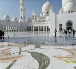 Alles Marmor- große Moschee in Abu Dhabi