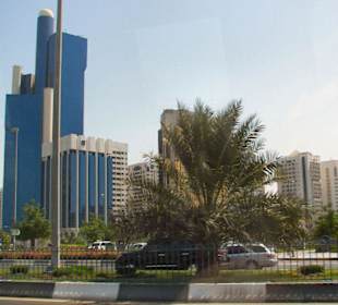 Durch die Straßen von Abu Dhabi