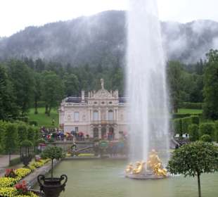 Linderhof mit Wasserfontaine