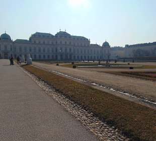 Величественный дворец