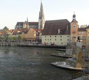 Hotel ca 300 m von der Steinernen Brücke in Regensburg entfe