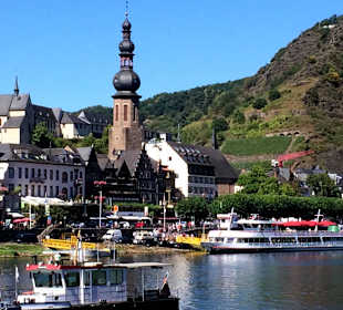 Altstadt Cochem von Der Mosel aus gesehen