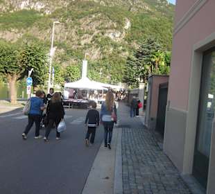 Am Markt in Porlezza