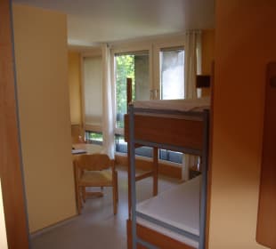 Zweibettzimmer Teilansicht Jugendgästehaus St.-Michaels-Heim