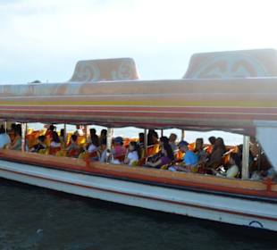 Fahrt auf dem Chao Phraya Fluss Bangkok