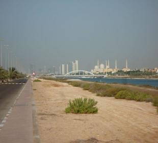 Brücke zum Supermarkt (siehe Bewertung)