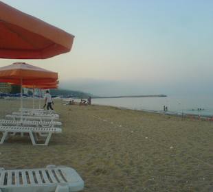 Der feinsandige Strand an der Promenade