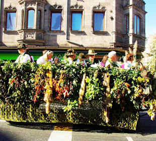 Festwagen Jagdhornbläsercorps Fürth Stadt und Land