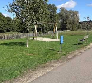 Schaukelweg an der Donau