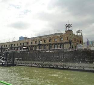 Große Kölner Hafenrundfahrt