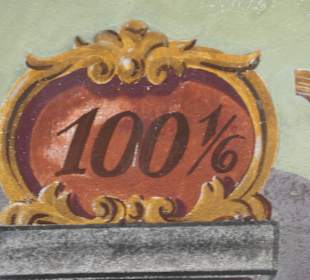 Das Ruhpoldinger Rathaus mit Fassadenmalerei