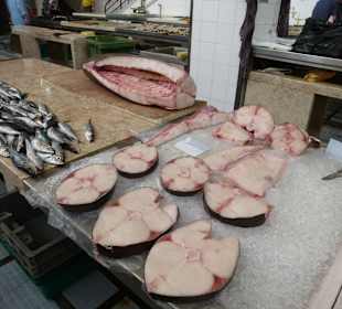 In der Markthalle von Funchal