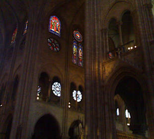 Uvnitř v Notre-Damu