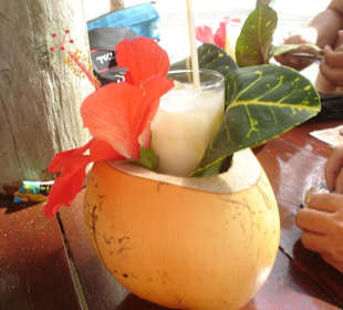 Köstliche Pina-Colada auf der Ile aux Cerf