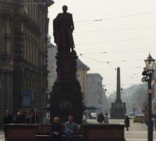 Blick von der Pyramide weg