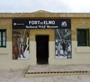 Eingang zum Fort Elmo und zum Museum