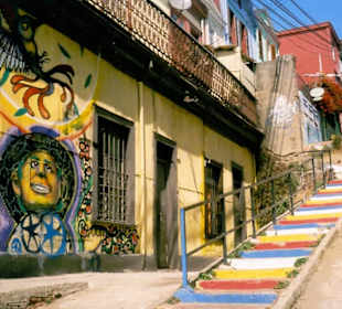 Treppe und Waldmalerei in der Altstadt