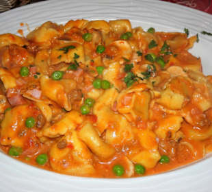 Tortellini alla Casa im Restaurant Gargano