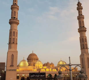 Hurghada Stadtrundfahrt von Zakharious Tours