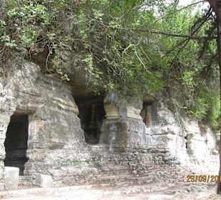 Versteckt in die Höhle