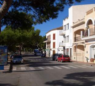 Die Hafenstraße in Porto Colom