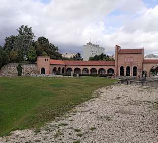 Mittelalterlicher Ruinengarten in Székesfehérvár 