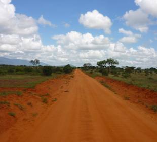 Rote Erde vom Tsavo Ost