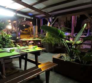 Terrassenplätze des "Chez Les Twins"