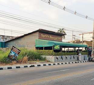 Außenansicht von der Naklua Rd. aus