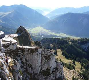 Blick auf Bergstation und Terrasse
