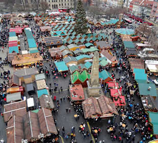 Der Weihnachtsmarkt Erfurt aus der Höhe gesehen